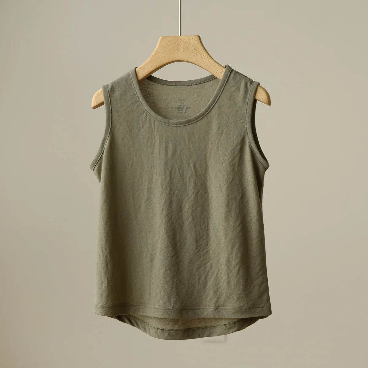軽やか夏ベスト ノースリーブTシャツ