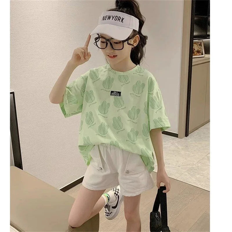 キュートなうさぎ総柄Tシャツ🐰