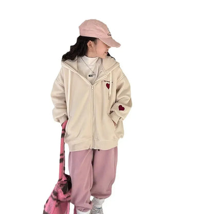 ハート刺繍フード付きジップパーカー