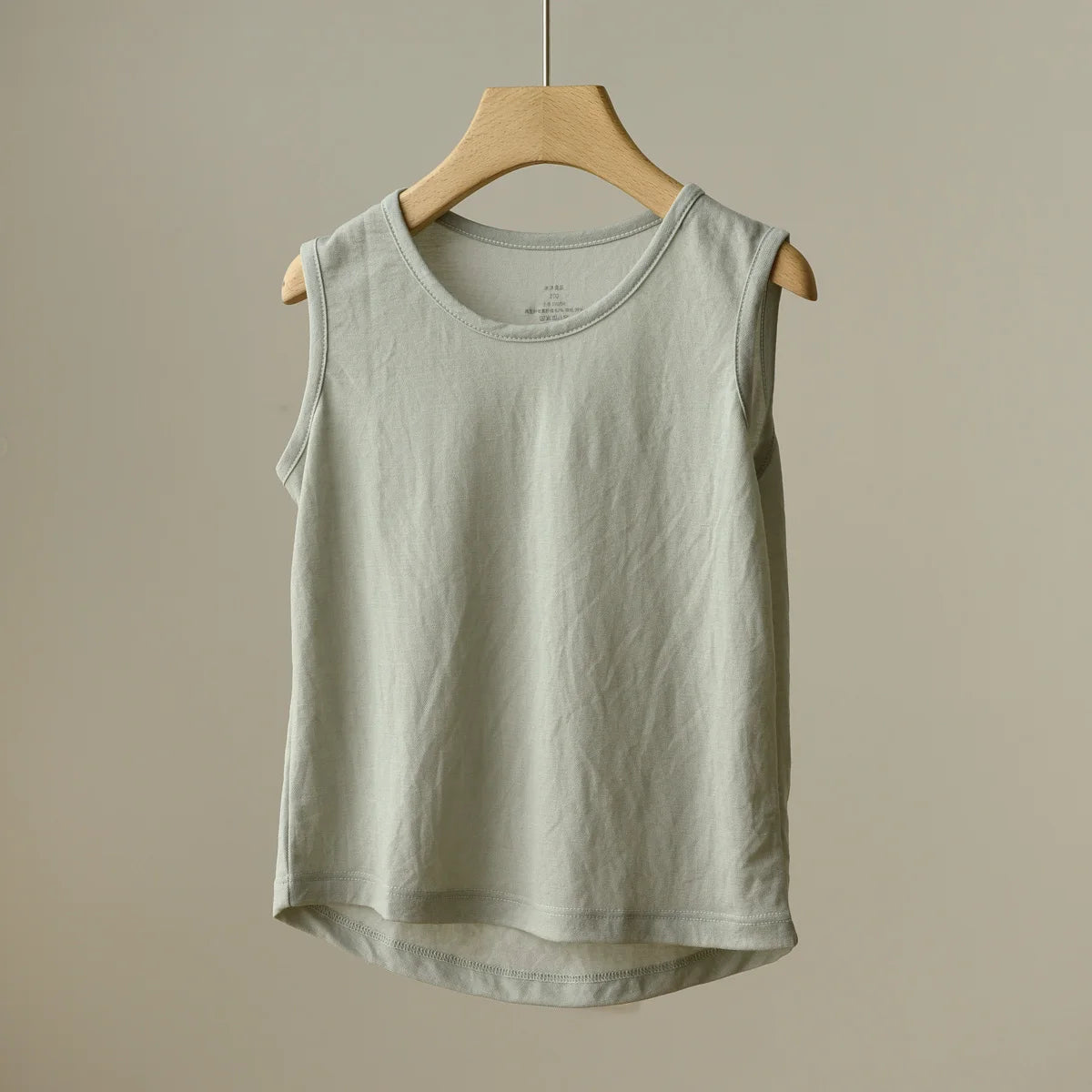 軽やか夏ベスト ノースリーブTシャツ