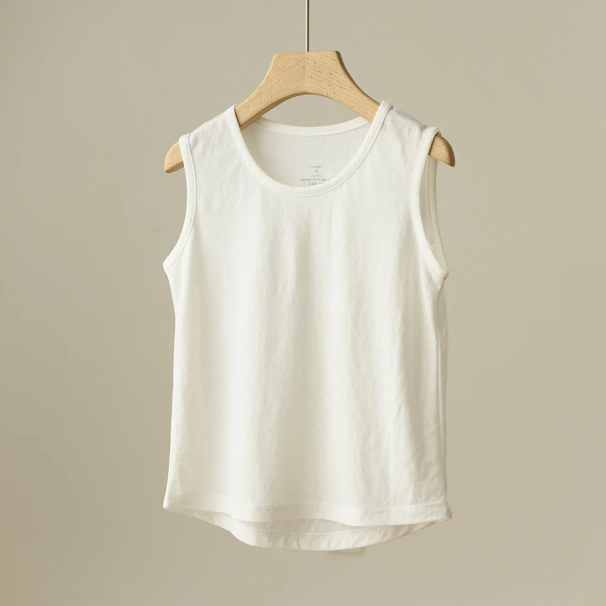 軽やか夏ベスト ノースリーブTシャツ