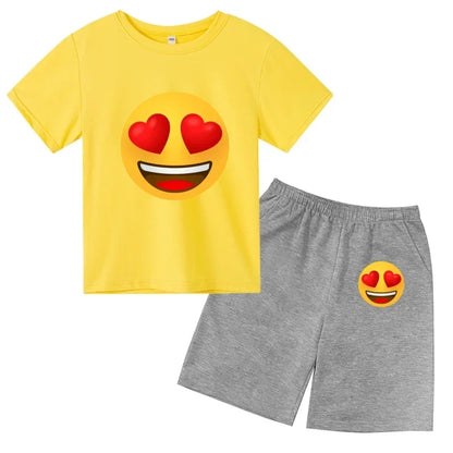 ハート目絵文字のキュートセットアップ