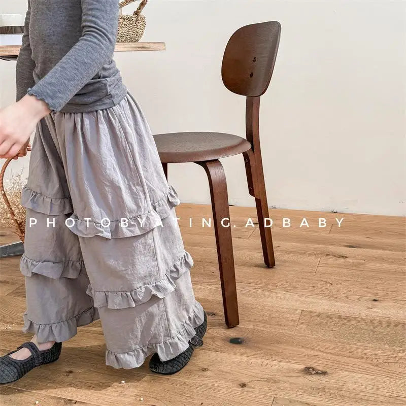 ふんわりフリルのコットンワイドパンツ