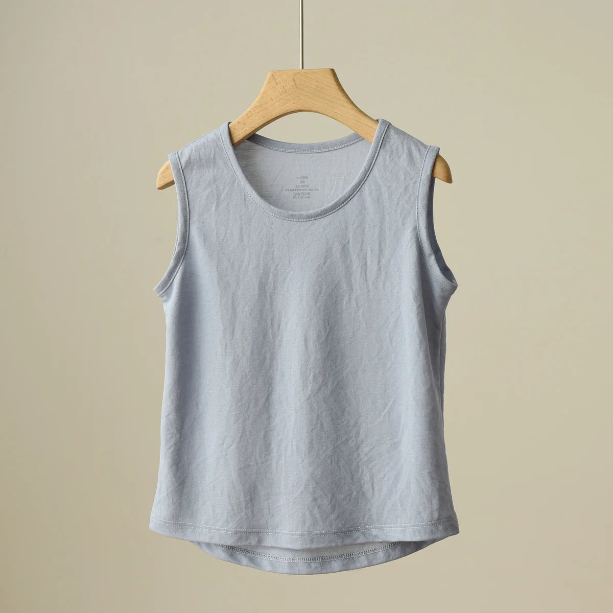 軽やか夏ベスト ノースリーブTシャツ