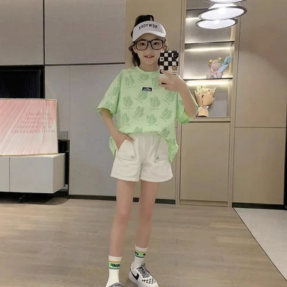 キュートなうさぎ総柄Tシャツ🐰