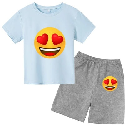 ハート目絵文字のキュートセットアップ