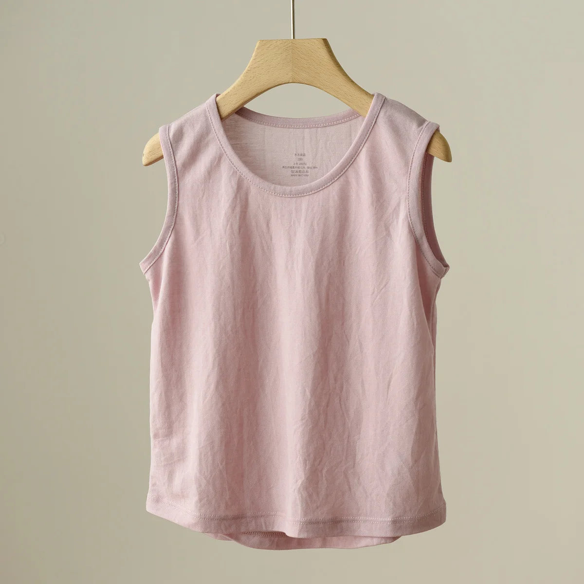 軽やか夏ベスト ノースリーブTシャツ
